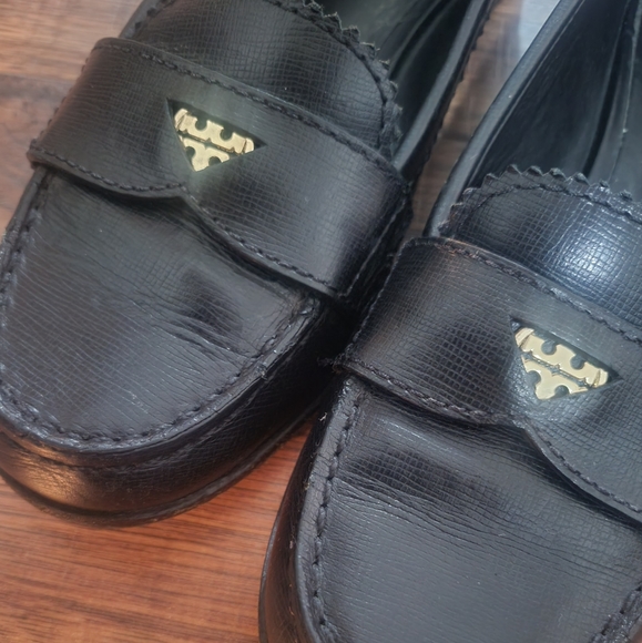 Tory Burch Loafers (Black) - Picture 2 of 6